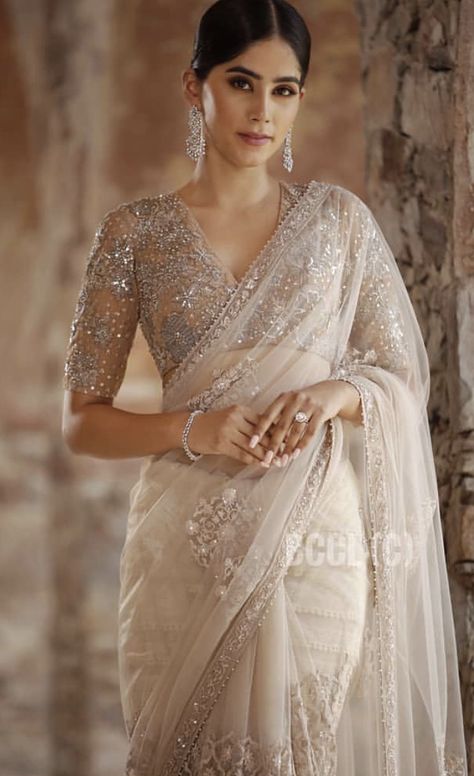 Rimple Harpreet Narula, Rimple Harpreet, Sarees For Girls, Indian Sari Dress, Fancy Sarees Party Wear, Miss India, Indian Fashion Saree, Saree Designs Party Wear, Indian Bridal Dress