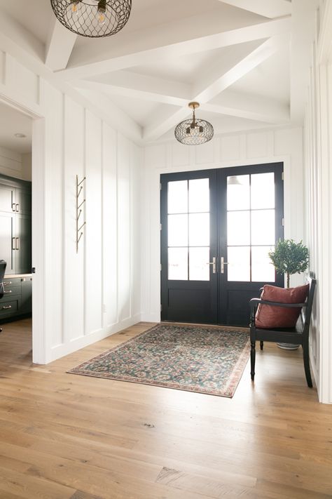 Breakfast Nook Floor To Ceiling Windows, Front Entry Accent Wall, Double Door Foyer, Savannah House, Lamp Fixtures, Entryway Design, Door Black, Modern Farmhouse Design, Black Door