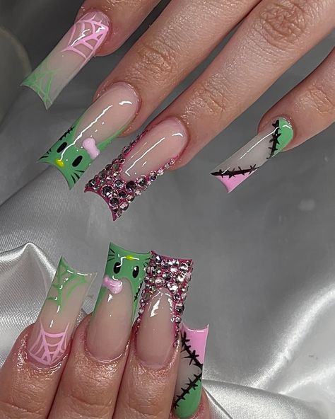 Frankenstein hello Kitty set ☺️🫶🏼 Inspo: @klawsbylette 💕 #spooky #nails #spookynails #houston #houstonnails #houstonnailtech #coraline #halloween #halloweennails #book #explore #explorepage #nailinspo #nailsnailsnails #nailinsporation #hellokitty Hello Kitty Frankenstein Nails, Frankenstein Hello Kitty Nails, Coraline Hello Kitty, Monster High Nails Ideas, Spooky Nail Sets, 2005 Nails, Fall Hello Kitty Nails, Halloween Nails With Gems, Universal Studios Nails