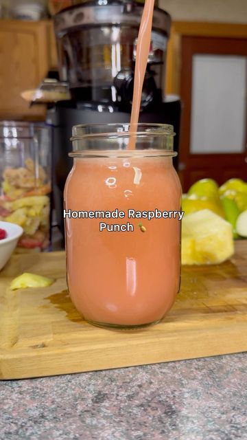 Fruit Punch Recipes, Homemade Punch, Smoothie Supplements, Fruit Punch Recipe, Raspberry Punch, Berry Punch, Homemade Juice, Organic Fruits, Punch Recipe