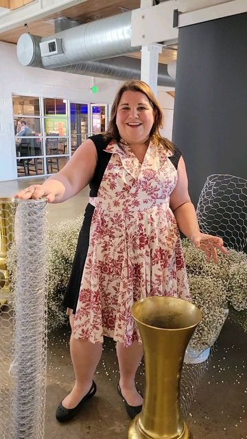 Sarah Campbell - Luxury Floral Teacher on Instagram: "Playing with @accentdecorinc this week #JENNASINTRIGUETEAM" Sarah Campbell, December 30, Floral Designer, Diy Wedding, Floral Design, Floral, On Instagram, Instagram, Design