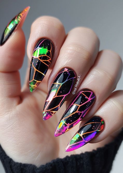 Neon Goth Nails, Nail Ideas Goth, Neon And Black Nails, Black And Neon Nails, Splash Nails, Cyberpunk Nails, Edgy Nail Art, Cosmic Nails, Red And White Nails