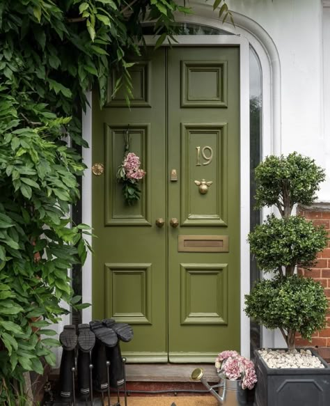 Moss Green Front Door, Cottage Front Door Colors, Fun Front Door Colors, Olive Green Front Door, Back Door Ideas, Bold Front Door, Green Front Door, Front Door Inspiration, Easter Front Door