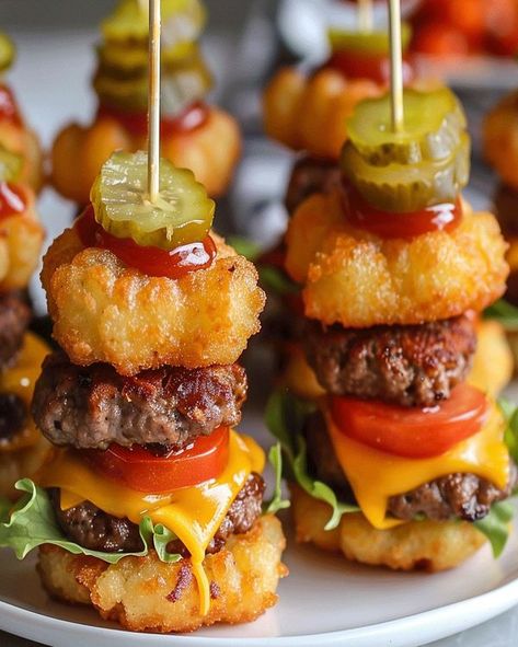 Mini Burgers Party, Crowd Pleaser Appetizers, Tater Tot Appetizers, Super Bowl Finger Foods, Optimal Recipes, Superbowl Food Appetizers, Food Polls, Mini Cheeseburger, Cafe Bar Design