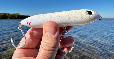 The Top 5 Fishing Lures Of All Time (Inshore Edition) Fish Pretty, Surf Fishing Rigs, Bass Fishing Boats, Saltwater Fishing Lures, Saltwater Lures, Topwater Lures, Salt Water Fishing, Lure Making, Surf Fishing