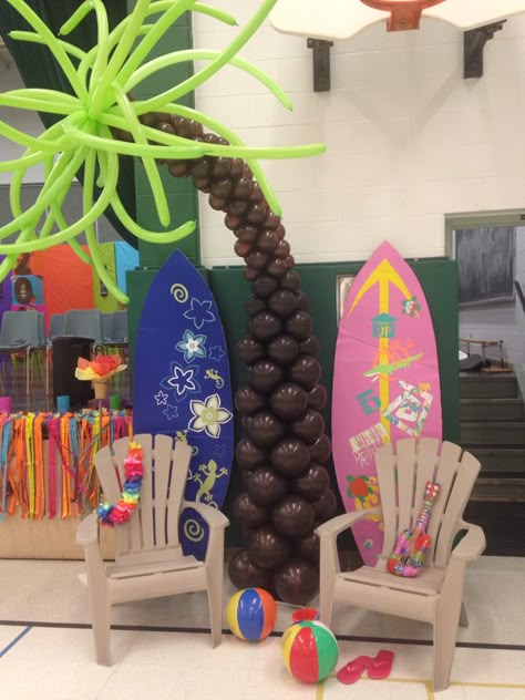 Beach Themed Parade Float, Beach Themed Hallway Decor School, Beach Theme Dance Decorations, Luau Book Fair, Hawaiian Parade Float Ideas, Luau Homecoming Theme, Hawaiian Themed Pep Rally, Beach Theme Hallway, Beach Theme Homecoming