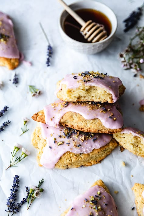 Honey Lavender Scones Lavender Scones, Lavender Ideas, Lavender Recipes, Honey Lavender, Culinary Lavender, Scones Ingredients, Menu Inspiration, Lavender Honey, Cozy Day