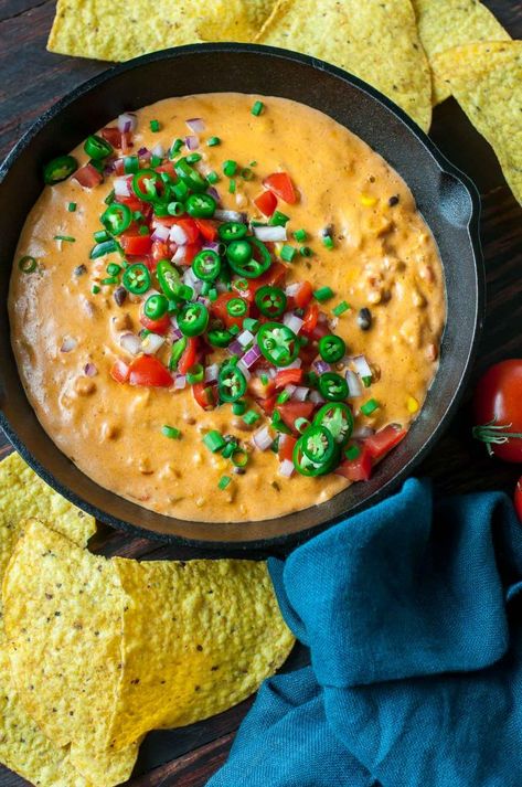 Easy Vegetarian Chili Cheese Dip... with NO VELVEETA! This easy cheesy dip is sketch-free and delicious! Chili Cheese Dip Crockpot, Cheese Dip Recipes Easy, Easy Vegetarian Chili, Chili Dip Recipes, Chili Cheese Dip Recipes, Cheese Dip Crock Pot, Chili Cheese Dip, Vegetarian Chili Easy, Chili Cheese Dips