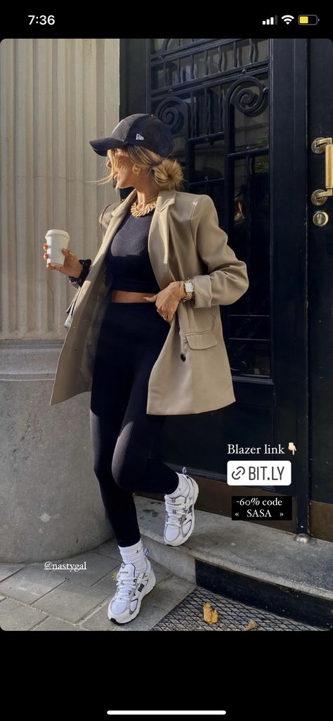 Comfy Sporty Outfits, Casual Sporty Outfits, Fall Fashion Coats, New Balance Outfit, Post Partum Outfits, Mommy Outfits, Casual Outfits For Moms, Outfit Inspo Casual, Athleisure Outfits