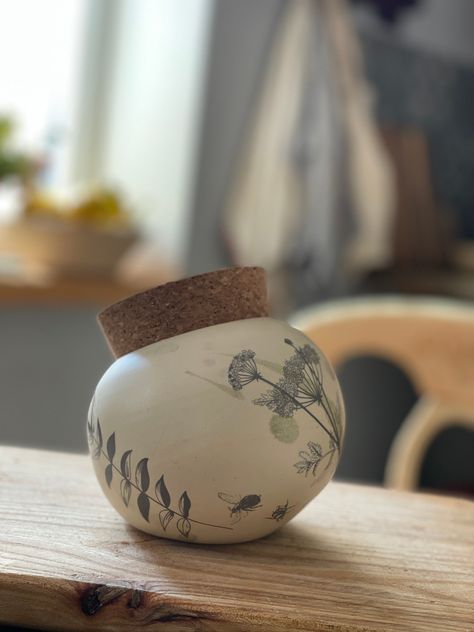 Salt Cellar, Salt Pig Salt Keeper, Ceramic Salt Pot, Botanical - Etsy Australia Salt Ceramic Pot, Pottery Salt Cellar, Salt Pig Pottery, Garlic Beans, Grow Succulents, Pottery Lighting, Salt Container, Pottery Spoon Rest, Clay Classes