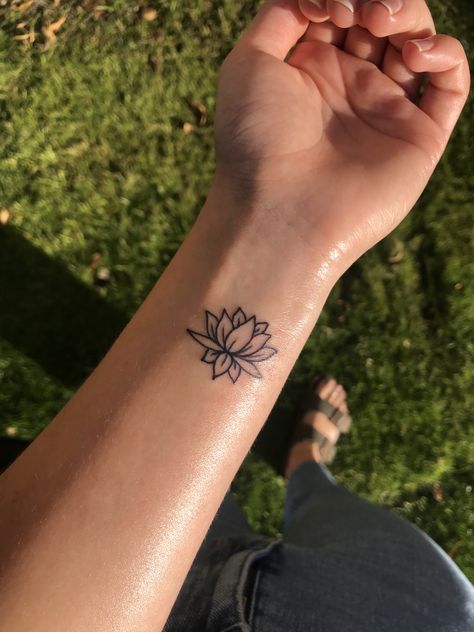 Lotus Flower Tattoo Inner Wrist, Lotus Memorial Tattoo, Lotus Flower On Wrist, Lotus Flower On Hand Tattoo, Lotus Flower Tattoo Aesthetic, Cute Lotus Tattoo, Wrist Lotus Flower Tattoo, Lotus Tattoo On Wrist, Lotus Flower Neda Tattoo