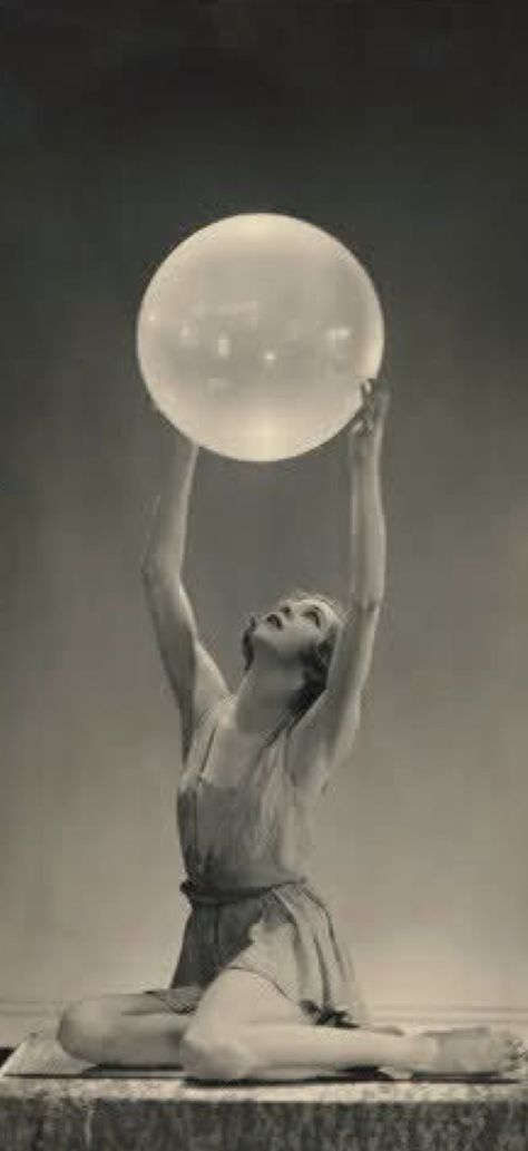 Vintage shot of crystal ball from Sage and salt. Foto Art, Cabaret, Vintage Photographs, Vintage Beauty, Vintage Photography, Dark Fantasy Art, White Photography, 그림 그리기, Looking Up