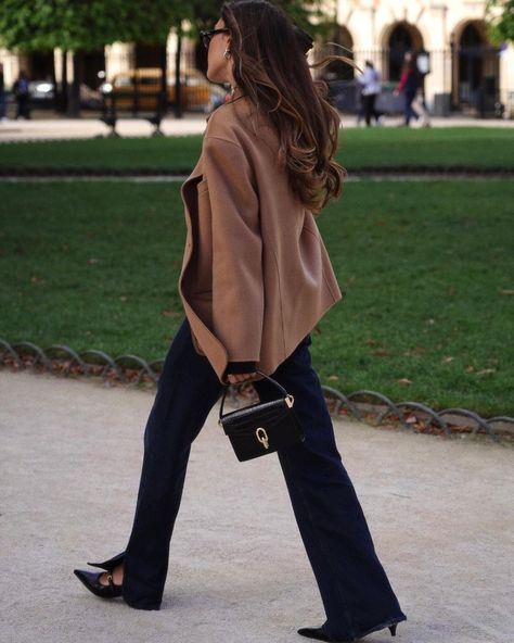 Wendy Swan (@wendyswan) | Instagram-profiel Emmanuelle Alt, Carla Bruni, Instagram Profile, Street Style, How To Wear, On Instagram, Instagram