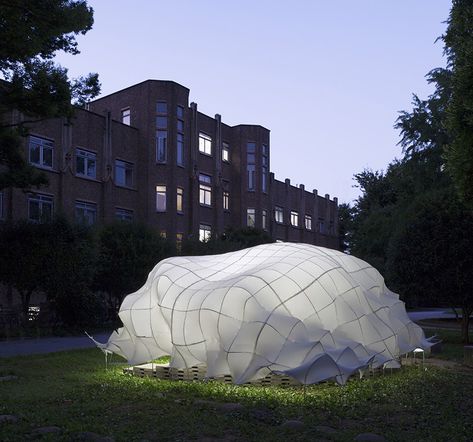 weaving carbon fiber pavilion university of tokyo T ADs team designboom Serpentine Gallery Pavilion, University Of Tokyo, Temporary Architecture, Modern Architecture Interior, Pavilion Architecture, Pavilion Design, Temporary Structures, Parametric Design, Organic Architecture