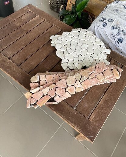 Pebble Table Top Diy, Coffee Table With Tile Top, Backyard Patio Table Ideas, Rectangle Mosaic Table, Tiling A Table, Mosaic Coffee Table Diy, Tile Coffee Table Diy, Tiled Outdoor Table, Tile Table Top Diy