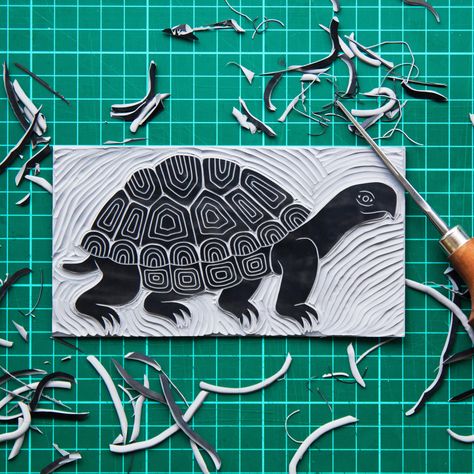 Animals on Behance Print Making Designs, Linoleum Print, Linoleum Block Printing, Linocut Printmaking, Lino Art, Textile Prints Design, Linocut Art, Printmaking Art, Relief Print