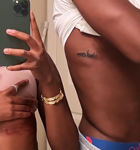 Tattoo Ideas For Men Girlfriend, Gf Tattoo For Bf, Couples Matching Tattoos Black People, Matching Name Tattoos Couples, Boyfriend Girlfriend Matching Tattoos, Matching Tattoos For Boyfriend, Matching Tattoos Black Couples, Black Couple Tattoos, Matching Tattoos Black People