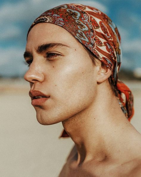 M.A.L on Instagram: “Bandana 2. #photoshoot . . . . . 📸 @luisbuenofotografo  #portrait  #editorial” Bandana Photoshoot, Photoshoot Reference, Bandana Outfit, Portrait Editorial, Express Yourself, Editorial, A Place, Tumblr, Photography