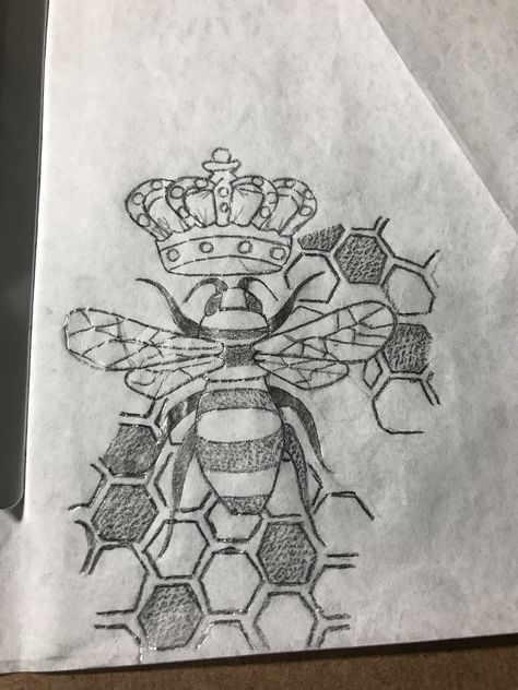 Queen Bee Honeycomb Tattoo, Queen Bee Tattoo For Women, Queen B Tattoo, Bee Hive Tattoo Design, Queen Bee Drawing, Queen Bee Tattoo Ideas, Tattoo Simplistic, Soulmate Tattoos, Baby Tattoo For Dads