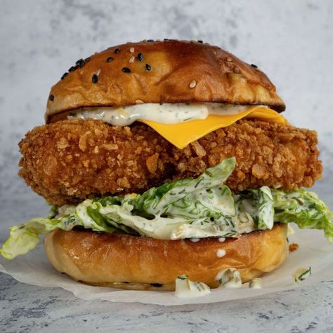 Crispy Fried Cod Sandwich Fried Fish Sandwich Recipes, Fried Cod Sandwich, Deep Fried Cod, Cod Sandwich, Breaded Cod, Fish Sandwich Recipes, Potato Bun, Types Of Buns, Cod Fish Recipes