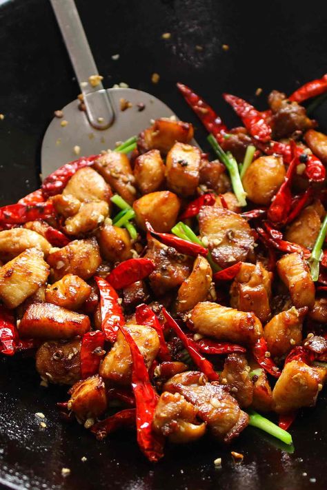 Cooked Szechuan chicken in a wok. Chinese Chicken Dishes, Schezwan Chicken, Tiffin Recipes, Szechuan Recipes, Szechuan Chicken, Chinese Chicken Recipes, Chicken Recipes Video, Australia Food, Chinese Takeout