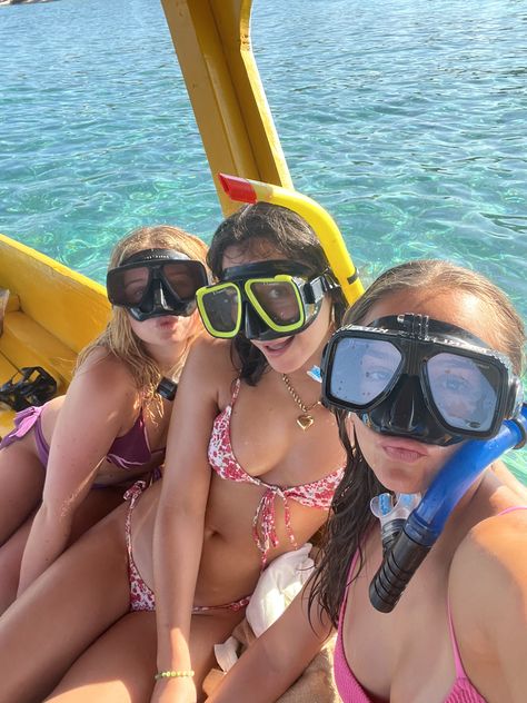 girls snorkelling aesthetic boat trip in bali Bali Girls Trip, Aesthetic Boat, Bali Girls, Bali Trip, Gas Mask Girl, Hawaii Summer, Belitung, Summer Pics, Tropical Holiday