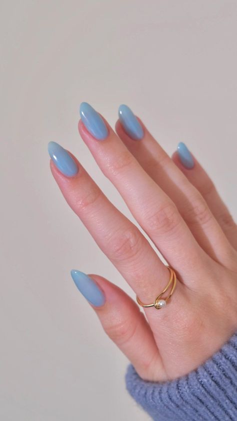 Nail For Beach Vacation, Summer Beach Nail Designs Simple, Blue Nail Ideas Simple, Long Gel Nails Ideas, Subtle Nail Ideas, Nail Art Blue Pastel, Simple Nail Color Ideas, Cute Trendy Nail Ideas, Nail Colors Summer 2024