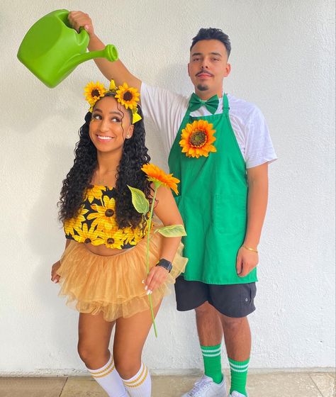 Rose And Gardener Costume, Garden And Gardener Costume, Flower And Gardner Costume Couple, Gardener And Flower Costume, Sunflower Costume For Women, Flower And Gardener Costume Couple, Gardener Costume, Easy Diy Couples Costumes, Sunflower Costume