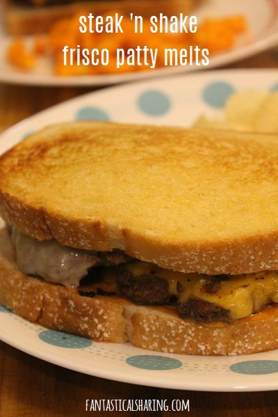 Steak 'n Shake Frisco Patty Melts #recipe #copycat #maindish #burger #pattymelt #steaknshake #friscopattymelt Pattymelt Recipes, Frisco Sauce, Frisco Melt, Steak N Shake, Patty Melt Recipe, Recipe Copycat, Light Lunches, Recipes Steak, Tofu Recipes Vegan