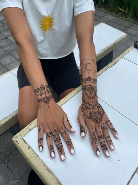 Hand Tattoo Inspo Aesthetic, Turkish Henna Design, Real Henna Tattoo Designs, Henna Real Tattoo, Henna Hand Tattoos For Women, Henna Ideas Aesthetic, Henna On Arm, Desi Tattoo, Birthday Henna