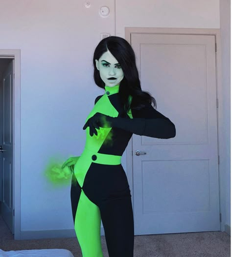 Shego Halloween Costume Diy, Shego Inspired Outfits, Shego Halloween Costume, Shego Costume, Squirtle Costume, Shego Cosplay, Kim Possible Costume, Dark Costumes, Couples Cosplay