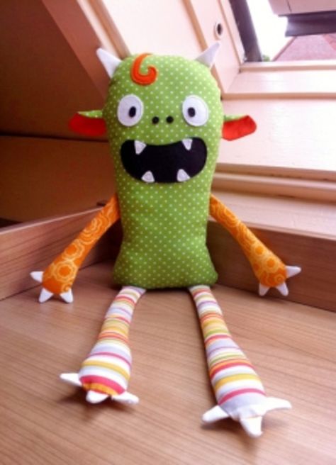 Animals Crafts, Monster Toys, Ugly Dolls, Sewing Stuffed Animals, Monster Dolls, Fabric Toys, Doll Sewing Patterns, Halloween Crafts For Kids, Plush Pattern