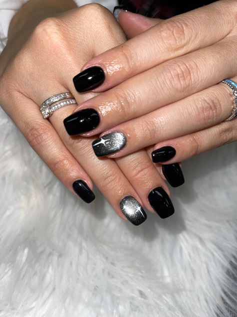 Nightcourt Acotar Nails, Velaris Nails, Night Court Nails, Nightcourt Acotar, Acotar Nails, Pedi Ideas, Special Nails, A Court Of Mist And Fury, Girly Stuff