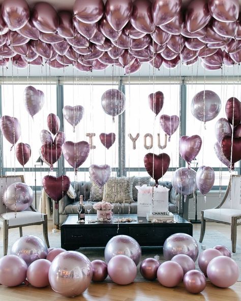 Balloons In Bedroom Surprise, Baby Shower Congratulations, Room Surprise, Balloon Surprise, Balloon Ceiling, Ceiling Decorations, Anniversary Surprise, Free Standing Letters, Romantic Birthday