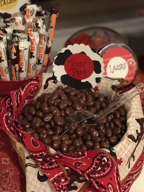 Rustic Cowboy Birthday Party, My 1st Rodeo Cupcakes, Cowboy Themed Candy Table, My First Rodeo Party Food, Cowboy Christmas Party Food, Western Candy Table, Rodeo Party Desserts, My First Rodeo Candy Table, Cowboy Candy Table