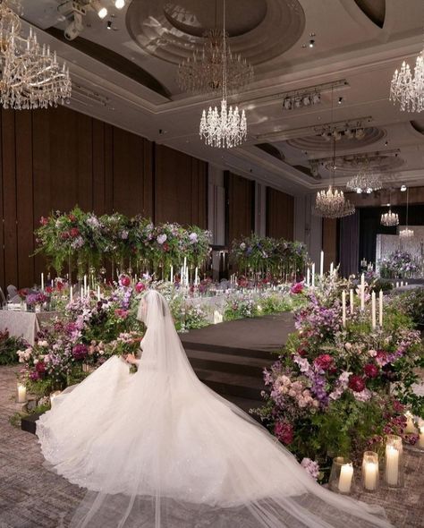 Korea Wedding Decoration, Korean Wedding Decorations, Fancy Event, Events Planning, Wedding Planning Decor, Wedding Backdrop Decorations, Puffy Dresses, April Wedding, Wedding Aisle Decorations