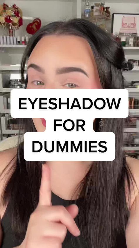 Everyday Eye Shadow, How To Do Eyeshadow, Eyeshadow For Hooded Eyes, Makeup Tips Eyeshadow, Everyday Eyeshadow, Eyeshadow Tutorial For Beginners, Eyeshadow For Green Eyes, Beginner Eyeshadow, Juvia's Place