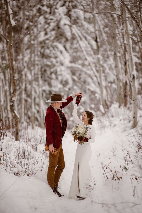 They found their own personal Narnia! A snowy winter elopement in Wyoming was just what this adventurous couple wanted. The bride wore a long sleeve wedding dress + boots for a hike followed by a small ceremony with loved ones. See the whole day only on Green Wedding Shoes! Wedding Dress Boots, Wyoming Elopement, Snowy Elopement, Winter Wedding Shoes, Winter Wedding Fashion, Winter Bouquet, Winter Elopement, Winter Wedding Inspiration, Elopement Ceremony