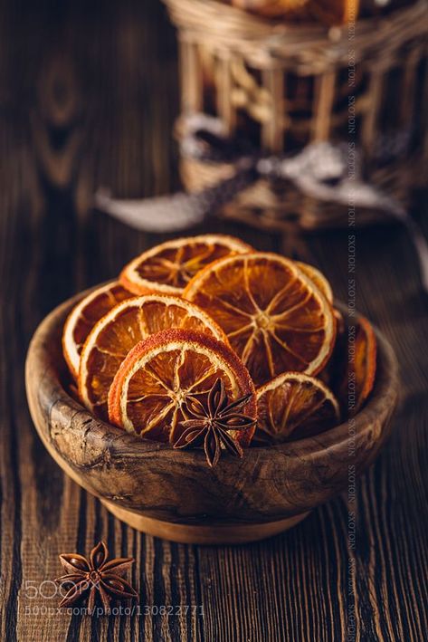 Decorating for the holidays naturally :: When a simple orange becomes anything but. The Entertaining House. Image property of John Urbana. Fruit Parfait, Entertaining House, Dried Oranges, Fruit Photography, Star Anise, Orange Slices, Diy Schmuck, Nature Decor, Dried Fruit