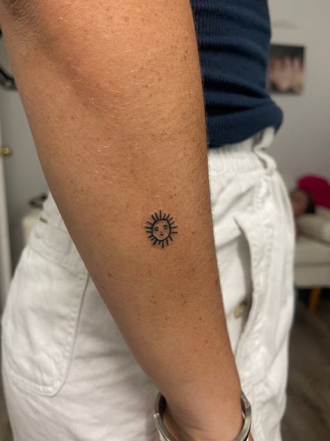 Little Sun Tattoo, Funky Tattoos, Cute Tats, Petite Tattoos, Stick N Poke Tattoo, Poke Tattoo, Discreet Tattoos, Sun Tattoo, Dainty Tattoos