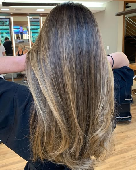 Balayage Brunette And Blonde, Highlights Brown Hair Ash, Hair Highlights Straight, Brunette Balayage Hair Straight, Brown Hair Babylights, Blonde Highlights Straight Hair, Balayage On Light Brown Hair, Brown Hair Styles, Honey Brown Hair Color