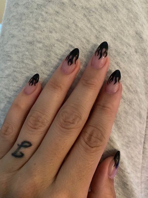 Metal Concert Nails, Halsey Nails, Acdc Nails, Rock Concert Nail Ideas, Heavy Metal Nails, Power Nails, Nails 23, Flame Nails, Rock Nails