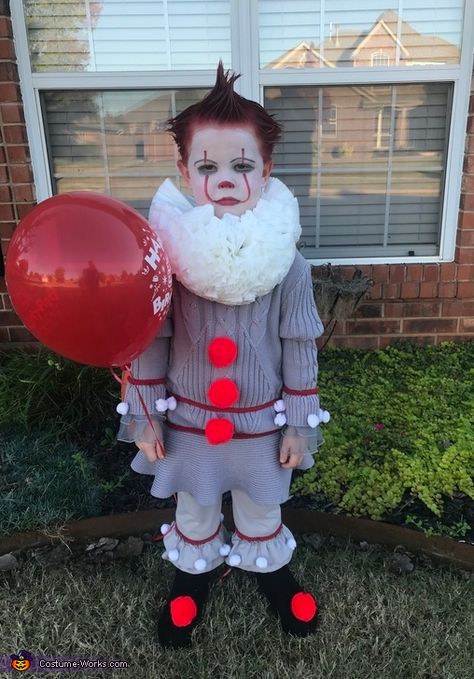 Pennywise Child Costume, Pennywise Costume For Kids, Unique Diy Costumes, Pennywise Halloween Costume, Fotos Halloween, Pennywise Halloween, Costume Unique, Homemade Costume, Costume Works