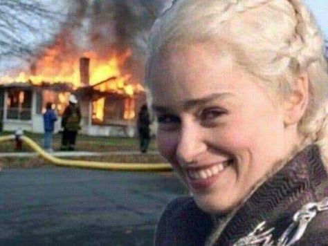 Plantillas de memes Meme En Blanco Daenerys Targaryen Meme, Game Of Thrones Reaction, Kings Landing, Burning House, I Love Games, Game Of Thrones Funny, Got Memes, Jaime Lannister, Gra O Tron