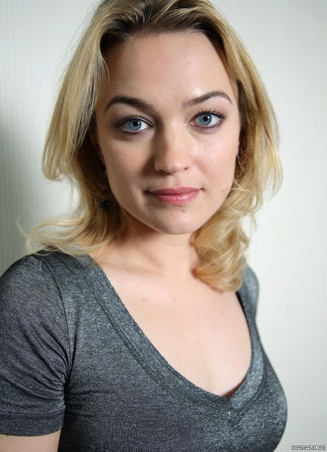 Sophia Myles Spencer Locke, Sophia Myles, Julie Gonzalo, Charles Dance, Textured Curly Hair, Chin Length Bob, Danielle Campbell, Short And Sweet, English Actresses