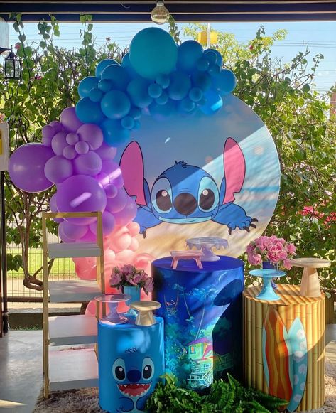 Decoración con temática de #stitch 💙🦋☁️ Stitch Party, Stitch Birthday, Lilo Y Stitch, Birthday Decoration, Girl Baby Shower, Lilo And Stitch, Bday Party, Graduation Party, Birthday Decorations