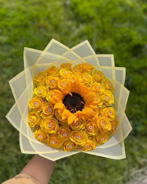 Brighten up their week with a bouquet of yellow roses by @lilyyscreations ✨💐 Text (559)331-1351 or dm @lilyyscreations to place your order today 🤍 Yellow Rose Bouquet, Place Your Order, Rose Bouquet, Yellow Roses, Yellow Rose, Bouquets, Roses, Yellow, Flowers