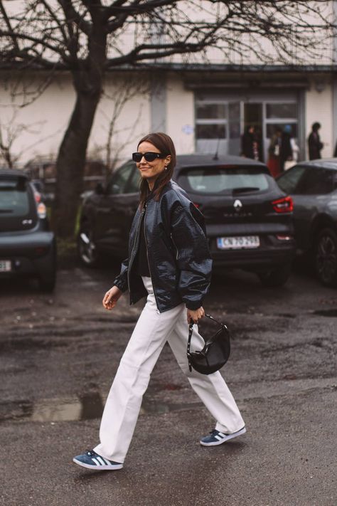 Vinter Mode Outfits, Berlin Fashion Street, White Jeans Winter, Copenhagen Street Style, Autumn 23, White Jeans Outfit, Scandinavian Fashion, Copenhagen Style, Copenhagen Fashion Week