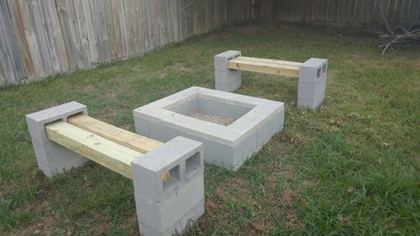 Concrete Hacks Diy Projects, Palette Patio Furniture, Block Bench, Bon Fire, Diy Backyard Patio, Backyard Seating, Garden Decor Projects, Outdoor Diy Projects, Cinder Block