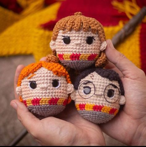 Harry Potter Crochet Pattern, Harry Potter Christmas Tree Ideas, Hp Crochet, Crochet Harry Potter, Amigurumi Harry Potter, Harry Potter Amigurumi, Harry Potter Keychain, Harry Potter Christmas Tree, Harry Potter Crochet